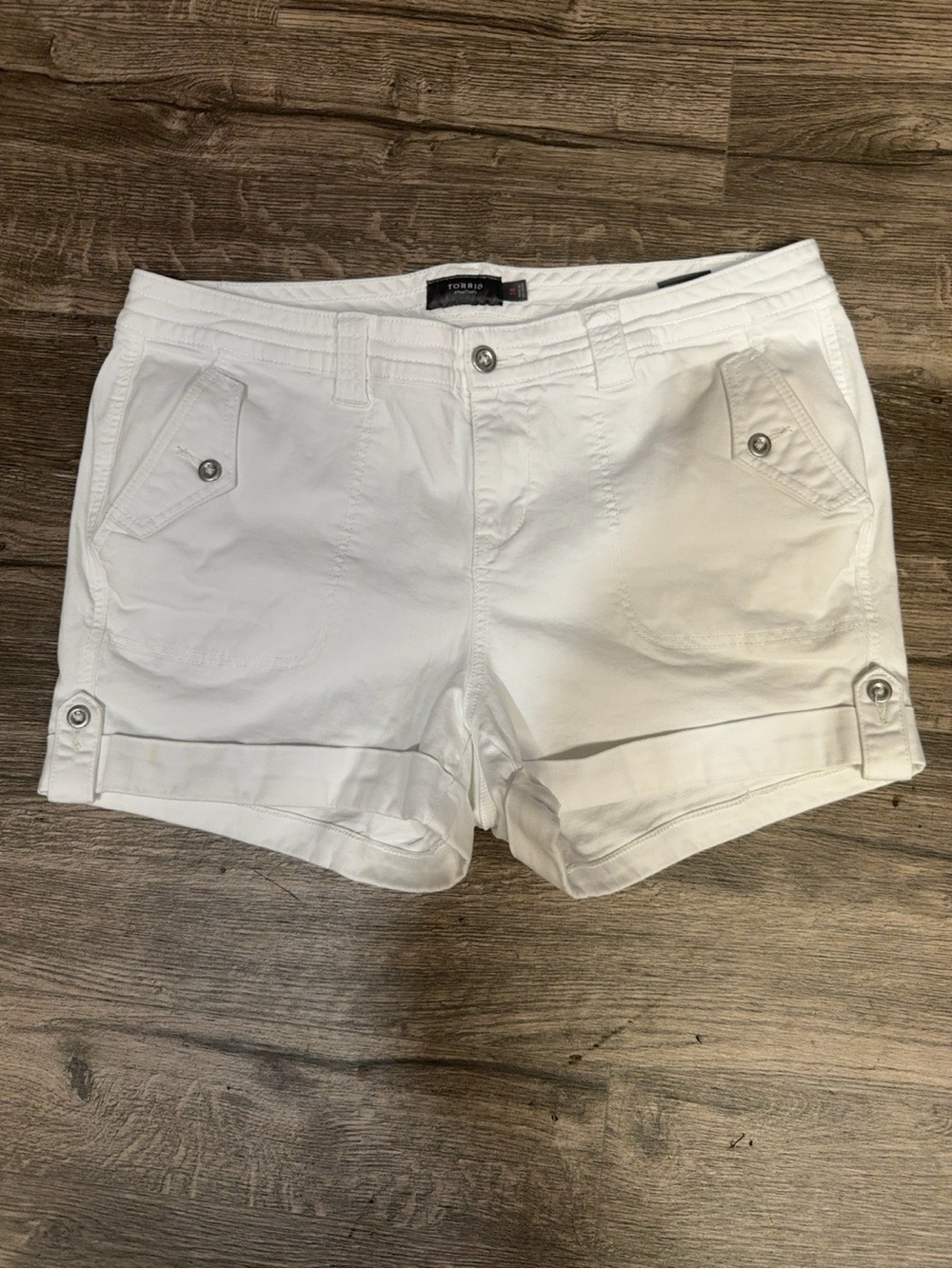 Torrid White Plus Size Shorts Size 18 | Stretch Summer Beach Casual Shorts - Picture 2 of 8